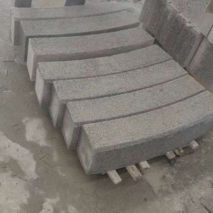 鄂州芝麻白弧形路牙石