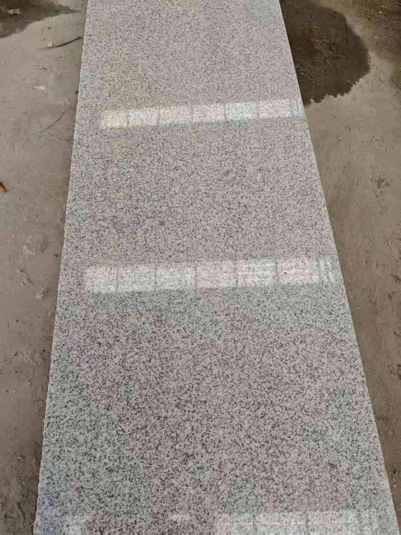 鄂州芝麻白光面毛板